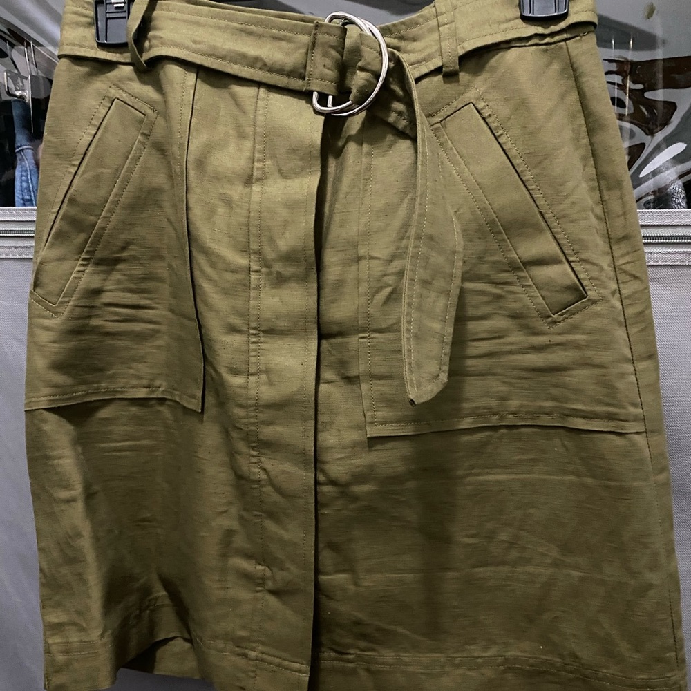 Cute army green ann taylor skirt, size 0P